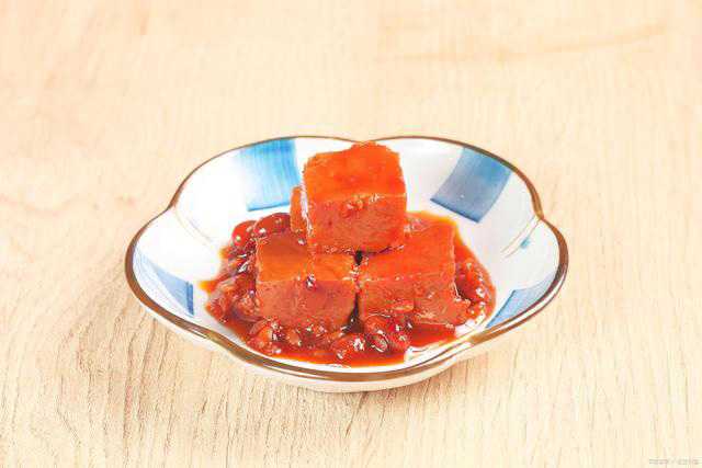 創(chuàng)新引領未來，一塊腐乳包裝設備助力腐乳產(chǎn)業(yè)升級