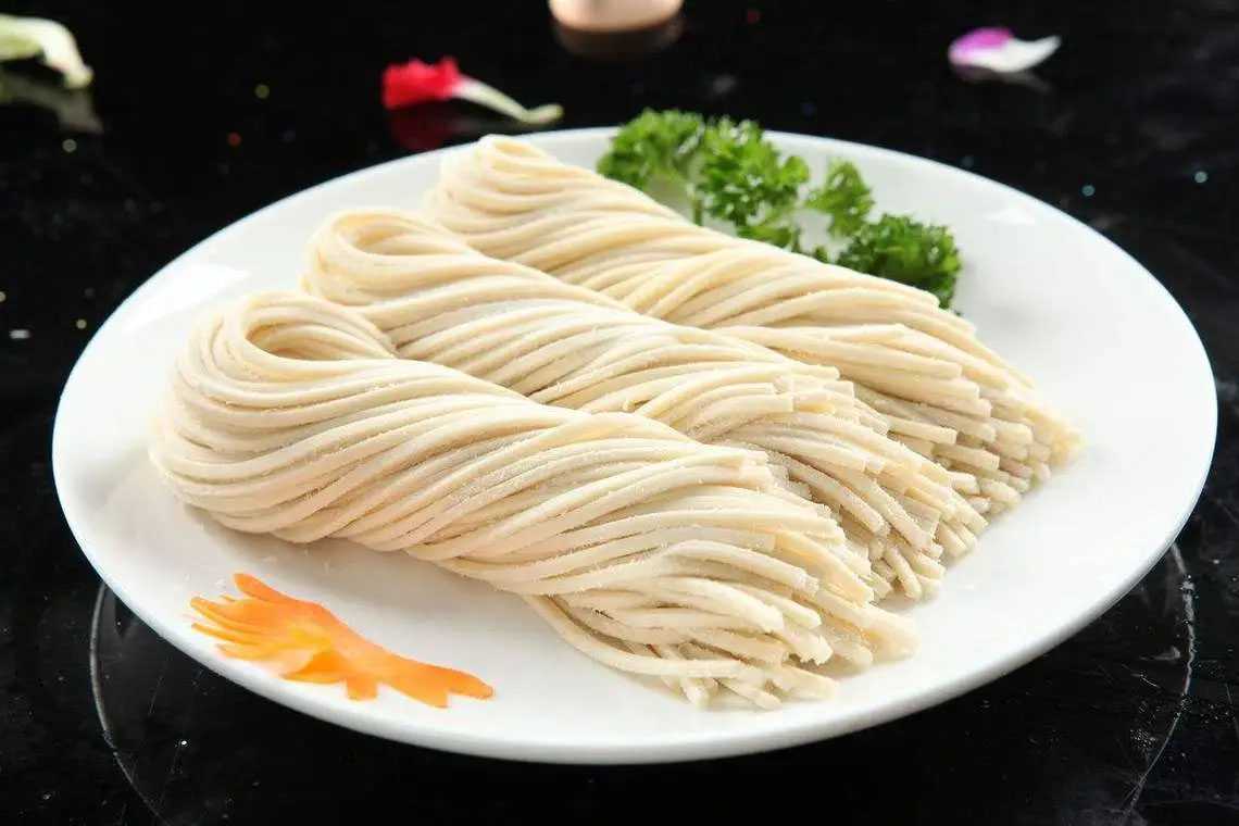 盒裝鮮面條包裝機，鎖鮮每一份美味